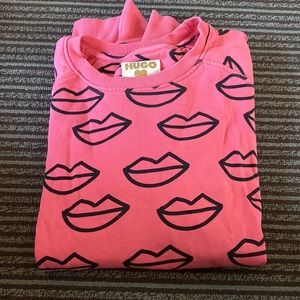 HUGO LOVES TIKI pink lip sweatshirt size S